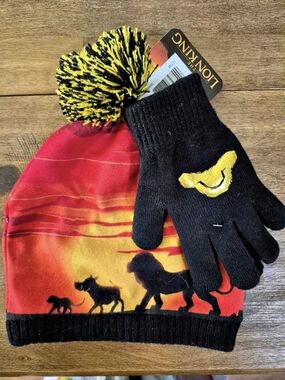 NWT Disney The Lion King Beanie and Gloves Set Red & Black